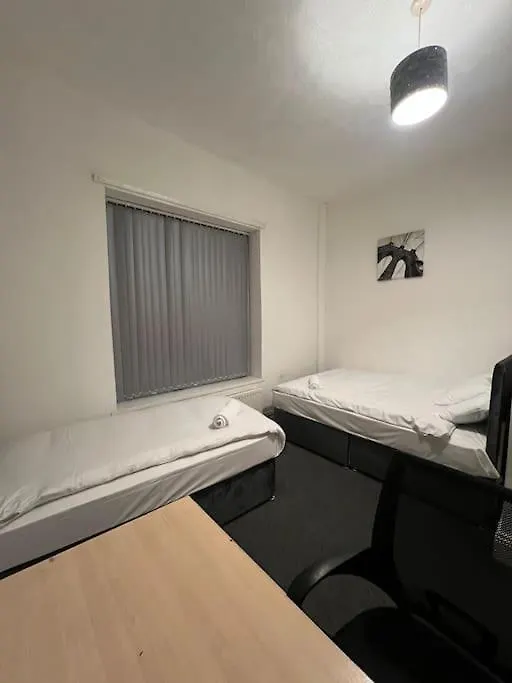 4 Bedroom House, Central City Location Newcastle upon Tyne 0*,