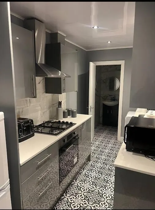 4 Bedroom House, Central City Location Newcastle upon Tyne